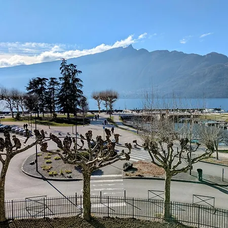 La Du Petit Port - *